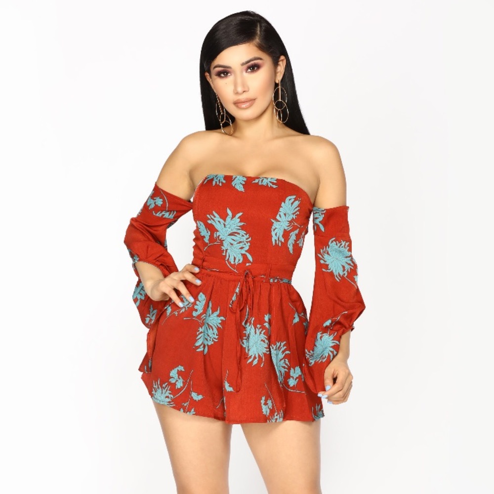 Fashion nova, Put It In Park Floral Romper